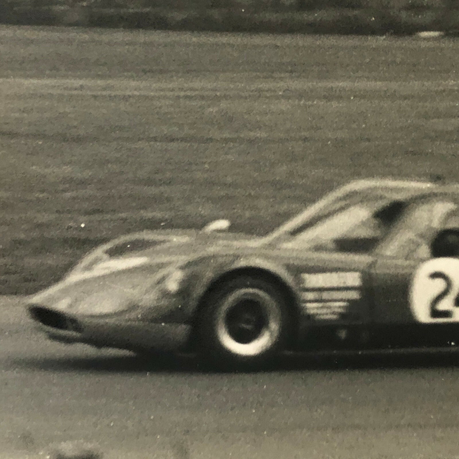 Vintage Racing Photo Photograph Print - Thruxton 1970 Chevron B6 David Farnell 