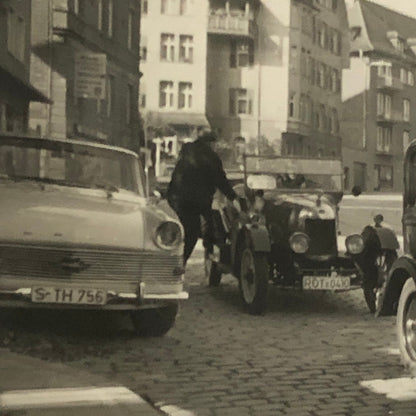 Vintage Photo Photograph Snapshot Cars Automobile + AL22SM2
