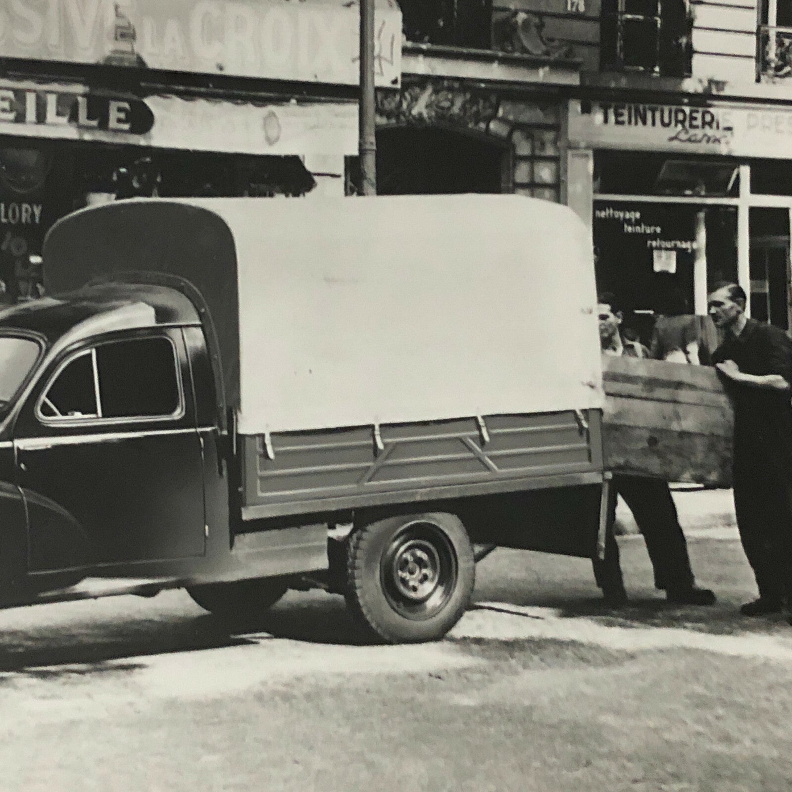 Vintage Peugeot Truck Photo Photograph Camionette Bachee 203-U