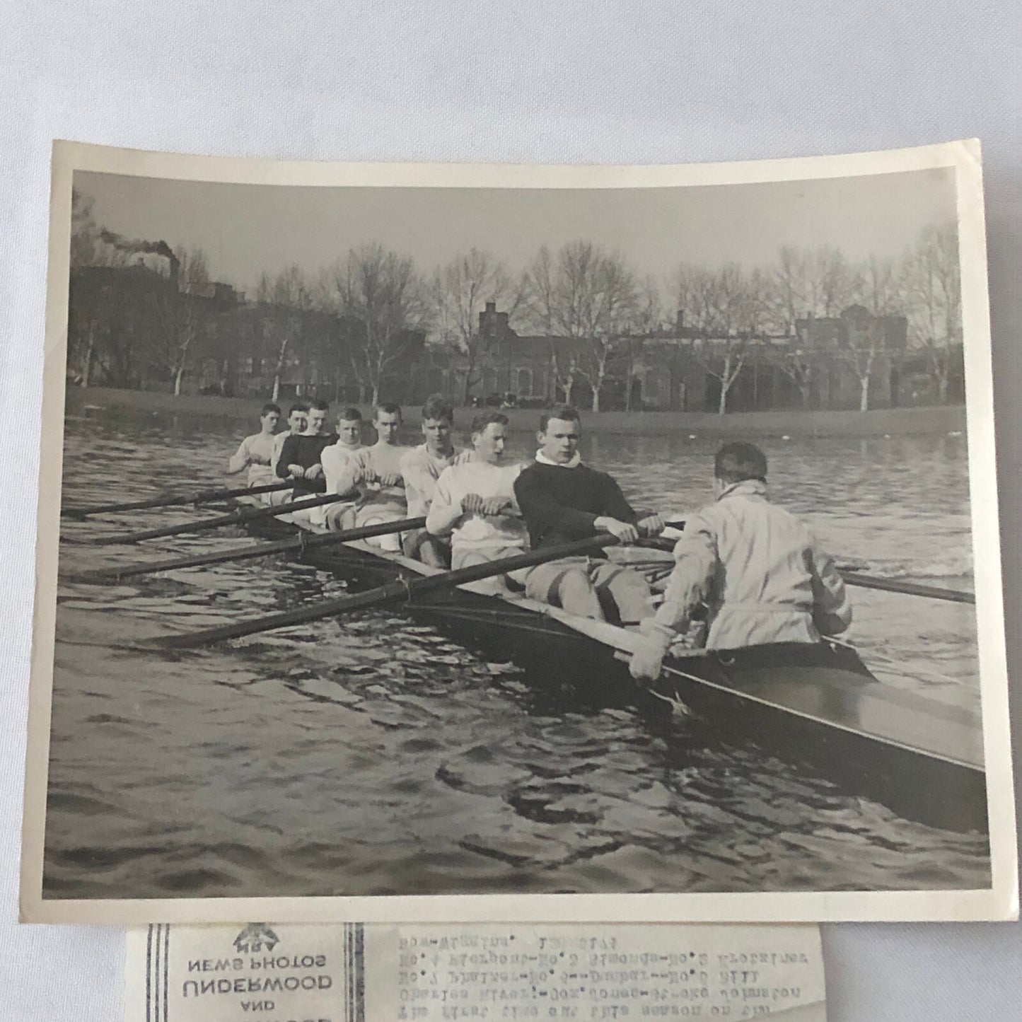 Press Photo Photograph Harvard Rowing Team Underwood and Underwood