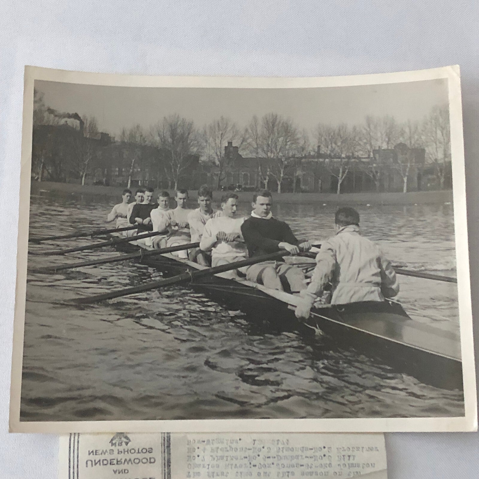 Press Photo Photograph Harvard Rowing Team Underwood and Underwood