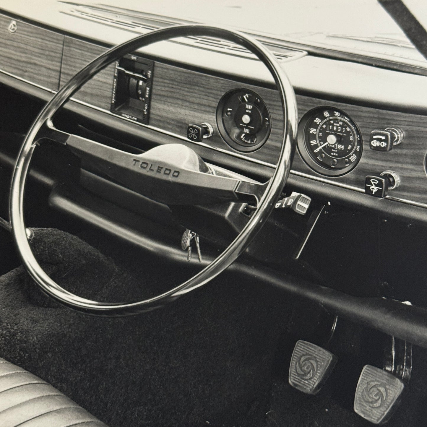Triumph Toledo Car Factory Press Photo Photograph Print 1971