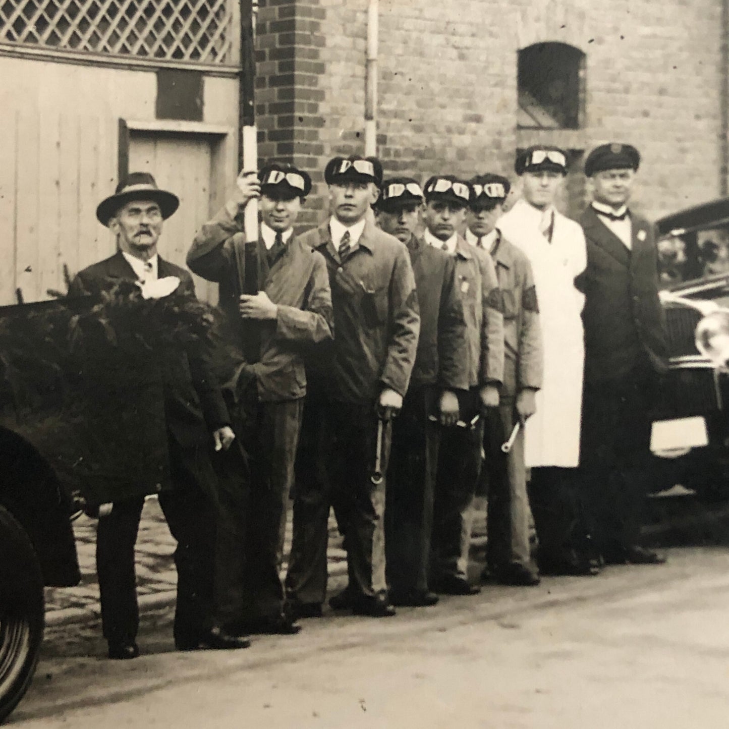 Vintage Photo Photograph Snapshot Men Cars Automobiles Germany + AL22SM2