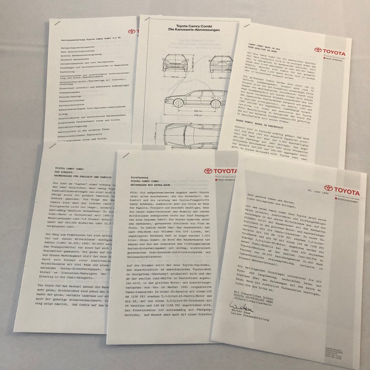 Toyota Camry Combi Station Wagon Press Kit with Photos 1992 1993