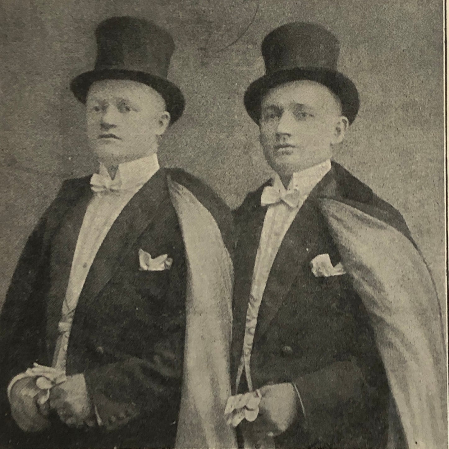 Circus Balancing Act Equilibristic Blum and Blum German Postcard Post Card