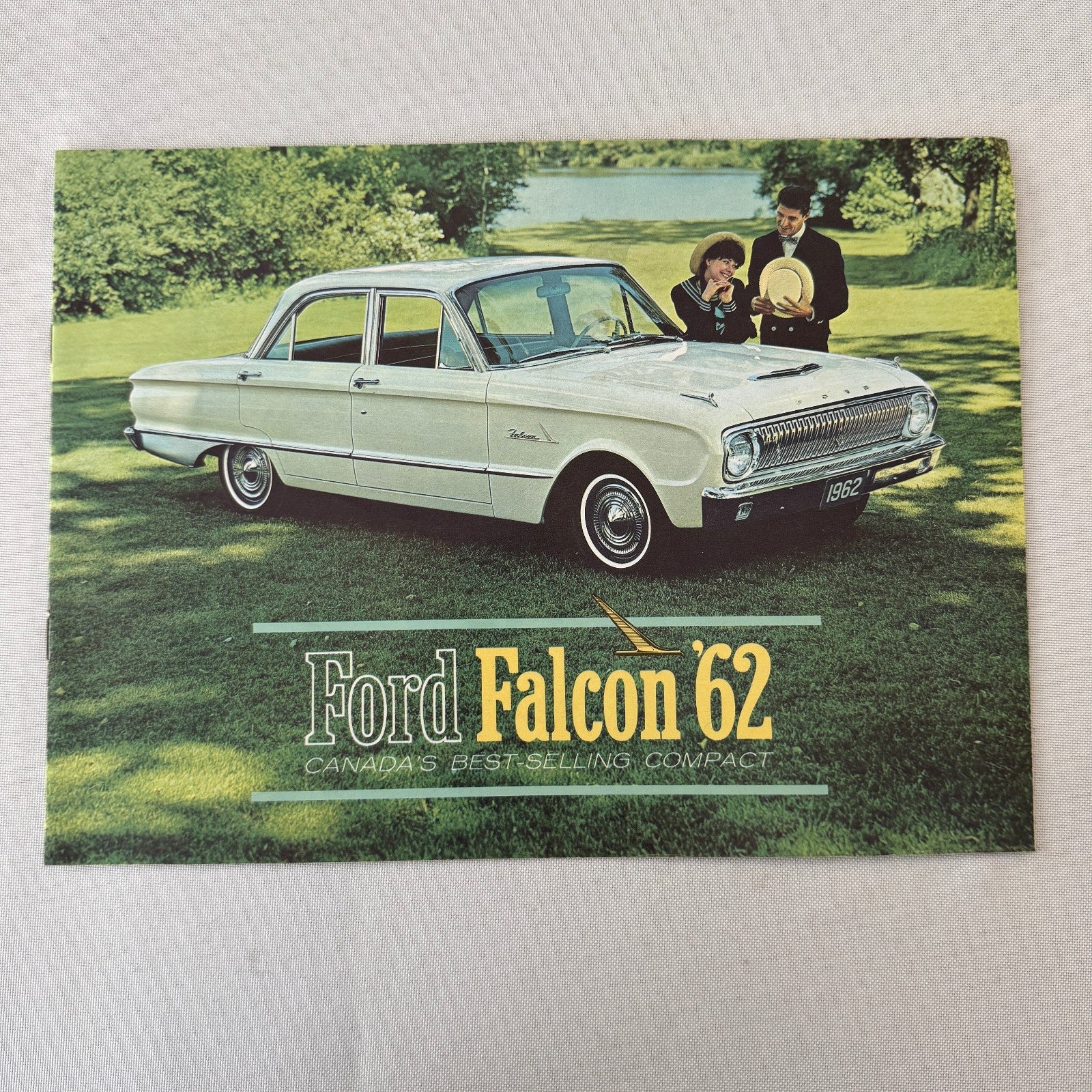 1962 Ford Falcon Car Sales Brochure Catalog Canadian Club Wagon Van Wagon +