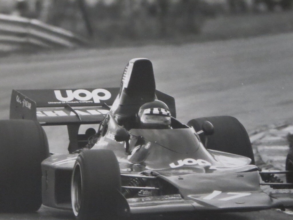 Vintage Canadian Grand Prix Racing Photograph Photo Jackie Oliver UOP Shadow
