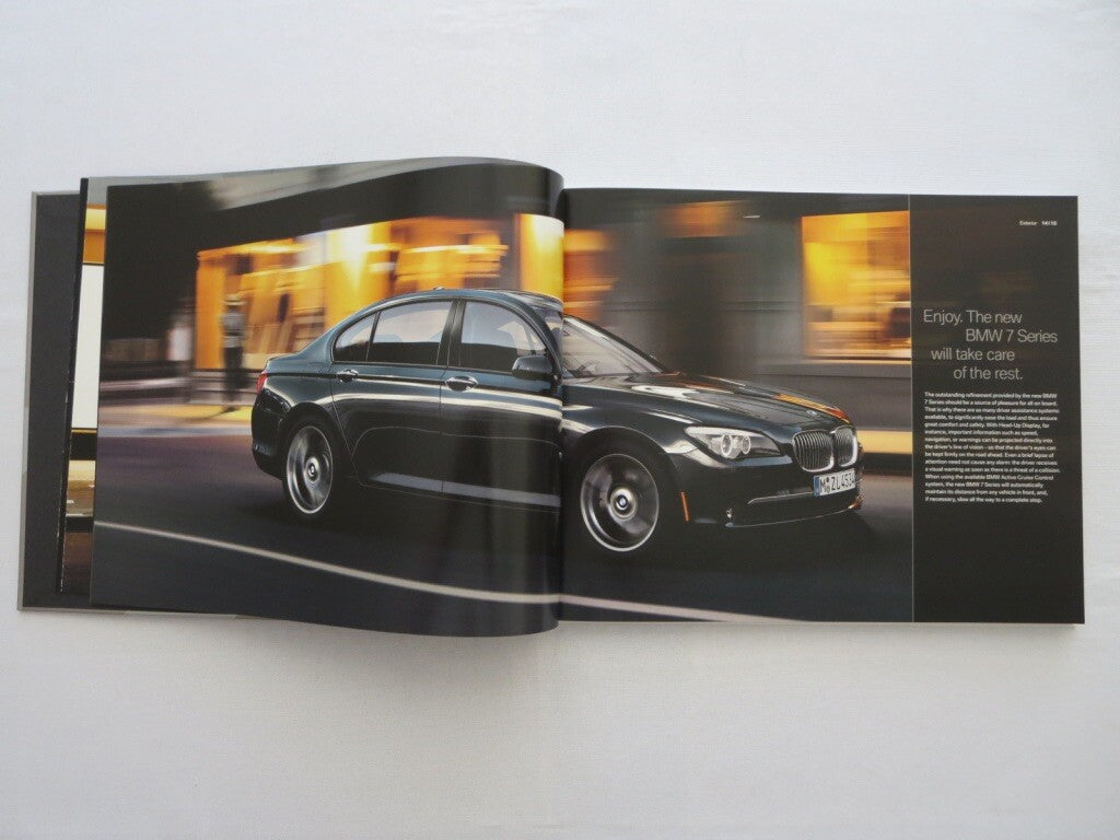 2009 BMW 7 Series HARDCOVER Book Sales Brochure Catalog 750i 750Li