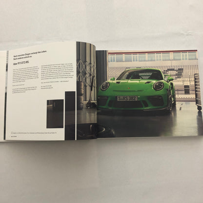 Porsche 911 GT3 RS Sales Brochure Catalog Hardbound Book Porsche GT3RS GERMAN