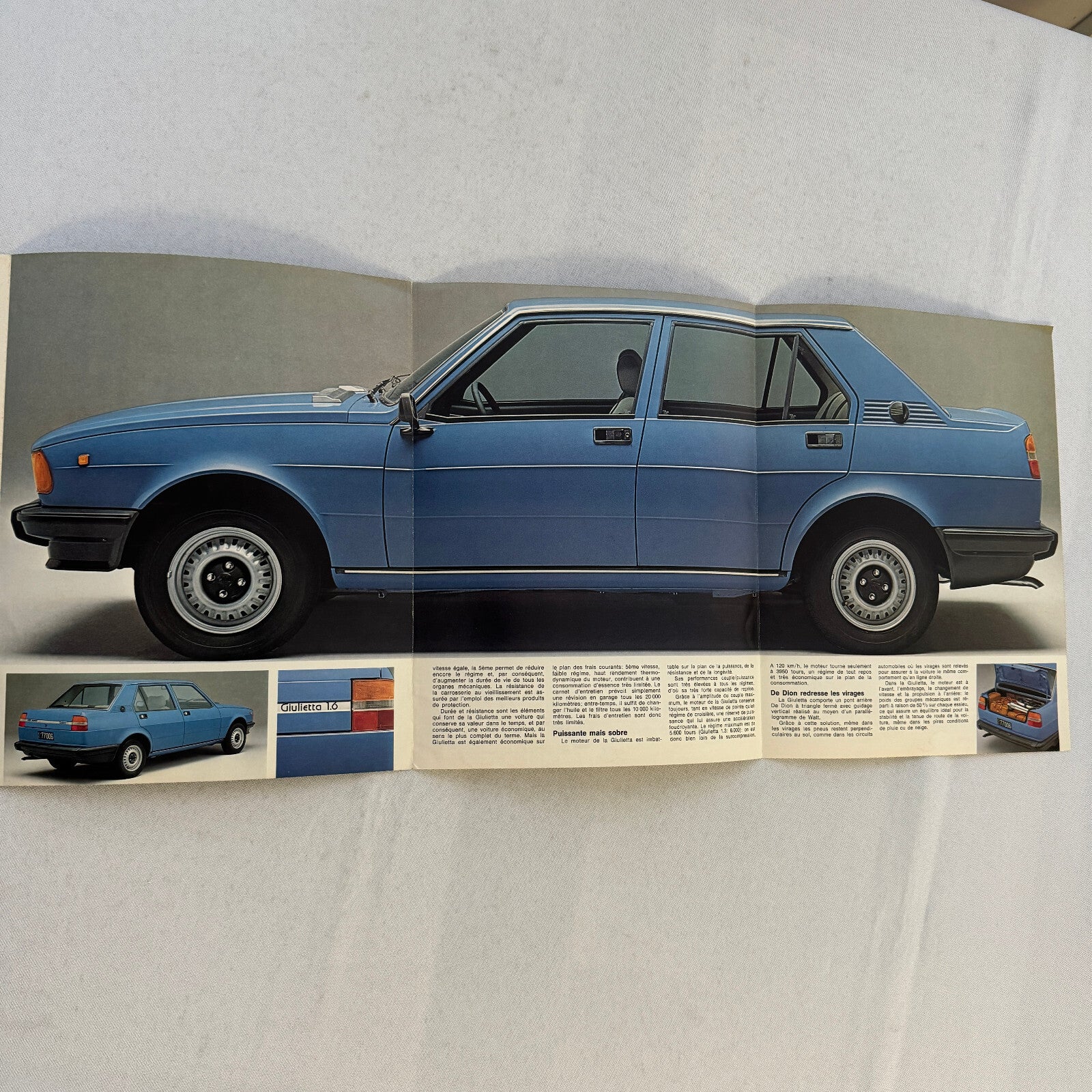 Alfa Romeo Giulietta Car Sales Brochure Catalog Advertising FRENCH