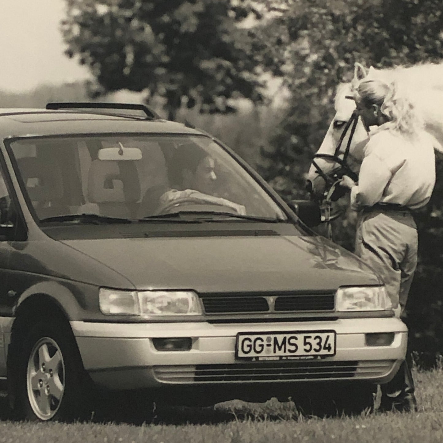 Mitsubishi Space Runner 1800 GLXi Car Photo Photograph Print