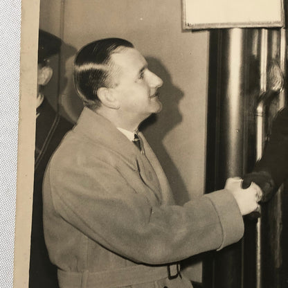 Press Photo Photograph 1933 Movie Film Executive Leaves on Cruise