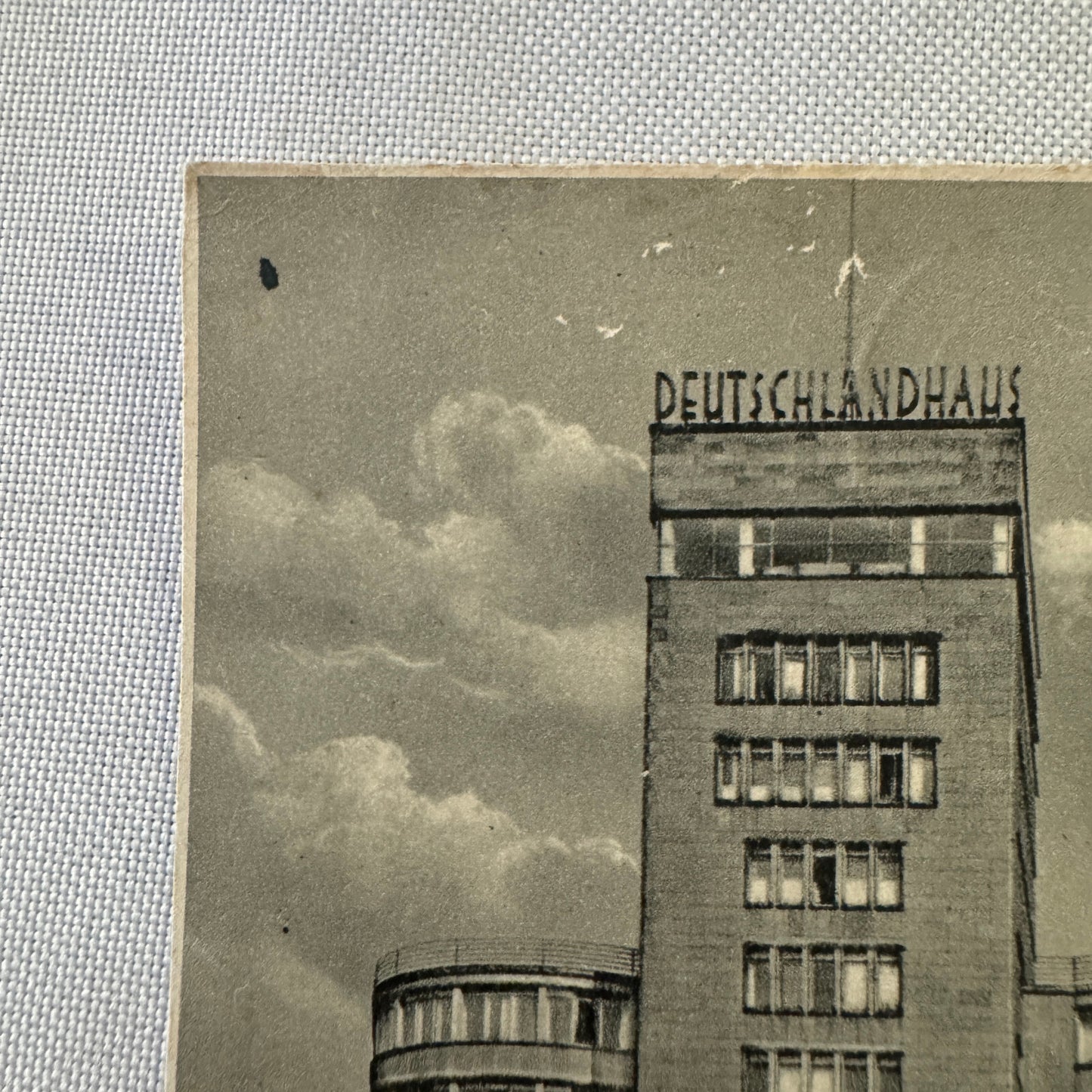 Vintage German Postcard Post Card Essen Deutschlandhaus Building Car Automobile