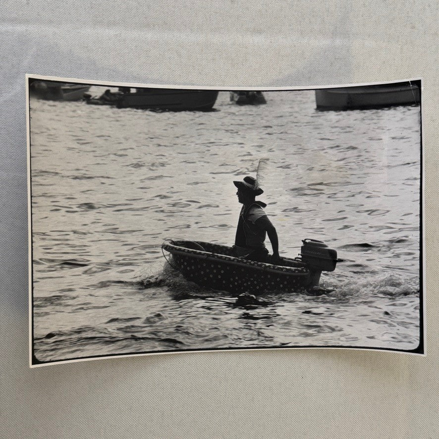 Vintage Press Photo Motor Boat Racing Bathtub Photograph Print