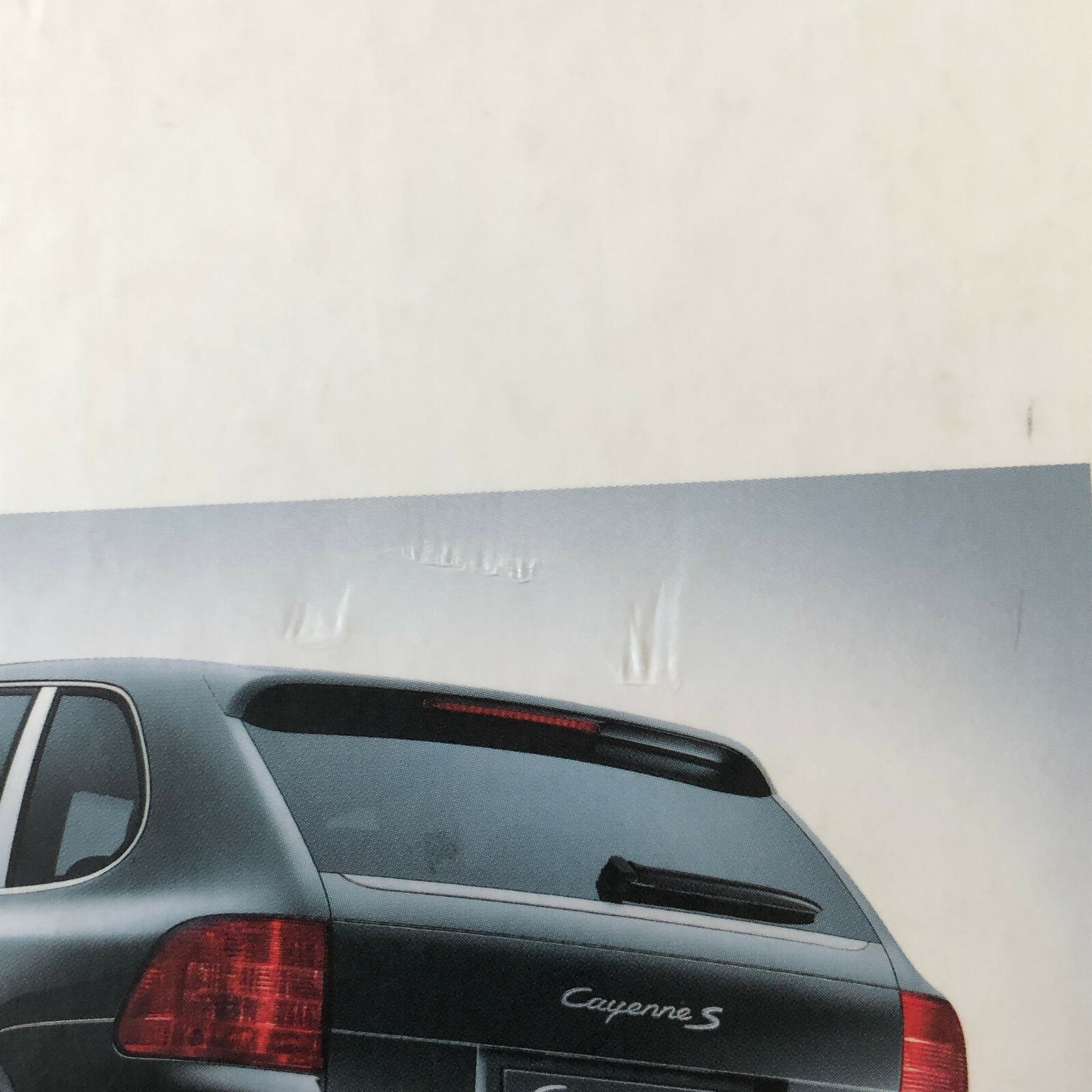 2005 ? Porsche Cayenne Hardbound Book Sales Brochure Catalog GERMAN