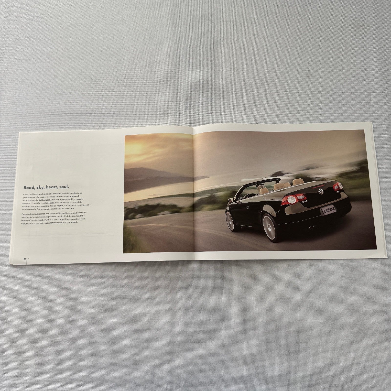2009 Volkswagen VW Eos Convertible Roadster Sales Brochure Catalog Canadian