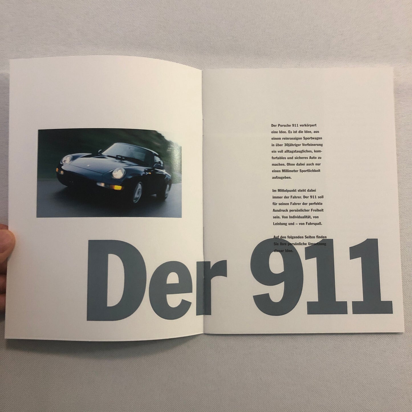 Porsche 911 Sales Brochure Catalog GERMAN TEXT Coupe Cabriolet Targa 4 4S Turbo