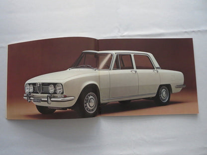 Vintage Alfa Romeo 1750 Sedan Sales Brochure Catalog - FRENCH TEXT 