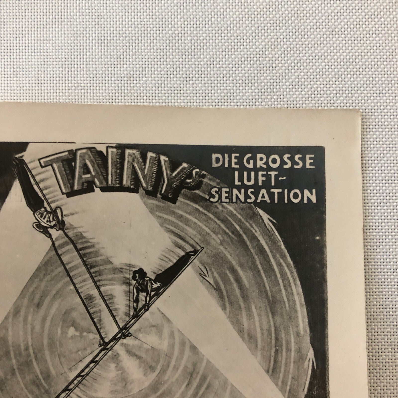 Circus Performer Acrobat Aerial Act Photo Photograph Tainy's Luft Sensation