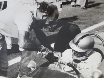 Vintage 1963 Press Photograph - Stirling Moss Jack Brabham Australian Grand Prix