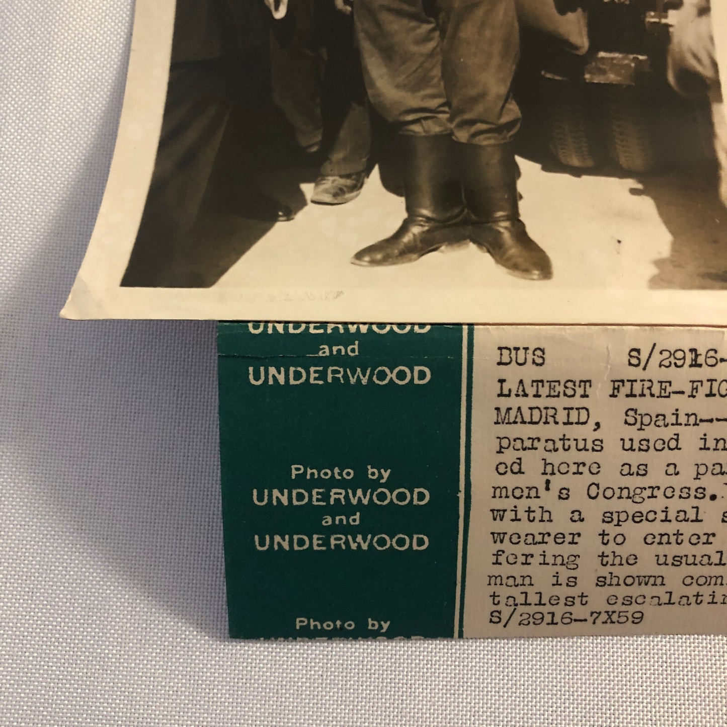 Press Photo Photograph Vintage Firefighting Firefighter Fire Fighter Underwood