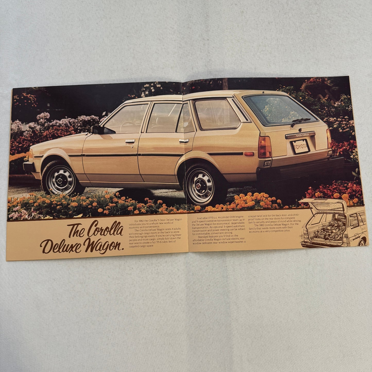 1982 Toyota Corolla Car Sales Brochure Catalog DLX SR5 Coupe Hardtop Wagon
