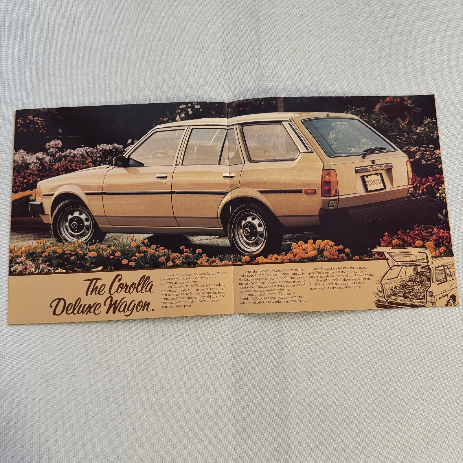 1982 Toyota Corolla Car Sales Brochure Catalog DLX SR5 Coupe Hardtop Wagon