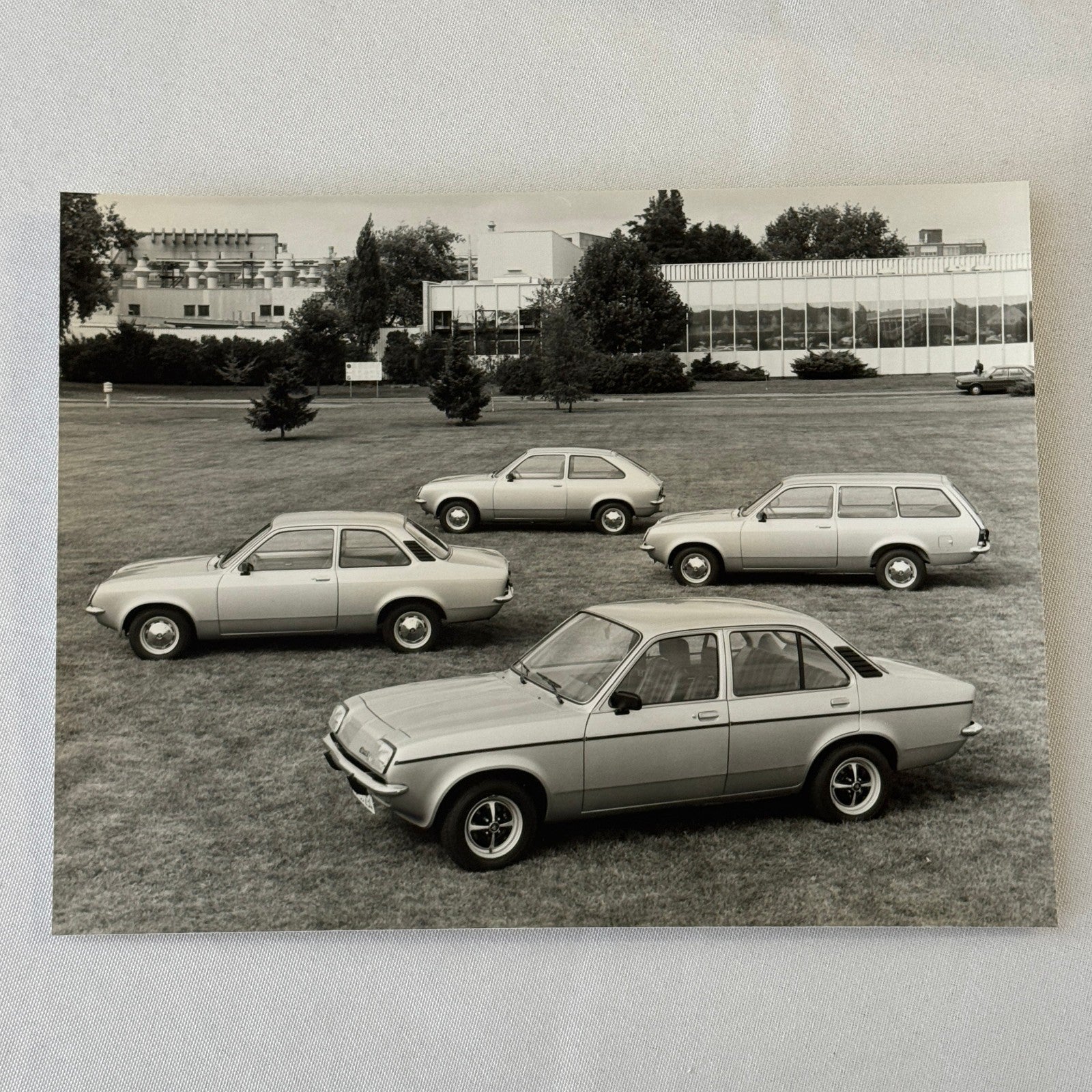 Opel Chevette Car Press Kit Brochure Photos 1980 1981 GERMAN