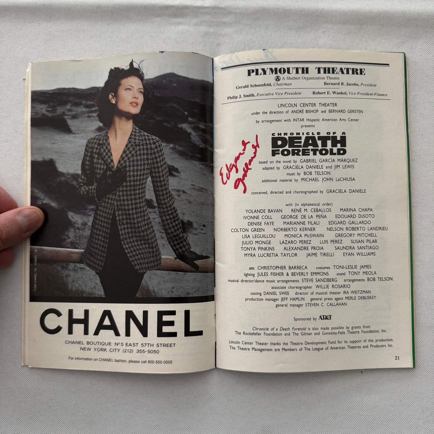 Chronicle of a Death Foretold Theater Playbill Cast Signed Autographed Signature