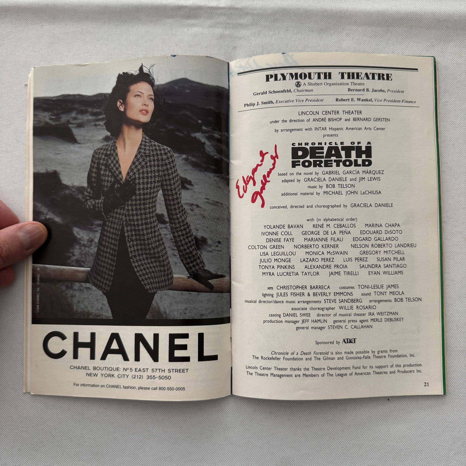 Chronicle of a Death Foretold Theater Playbill Cast Signed Autographed Signature