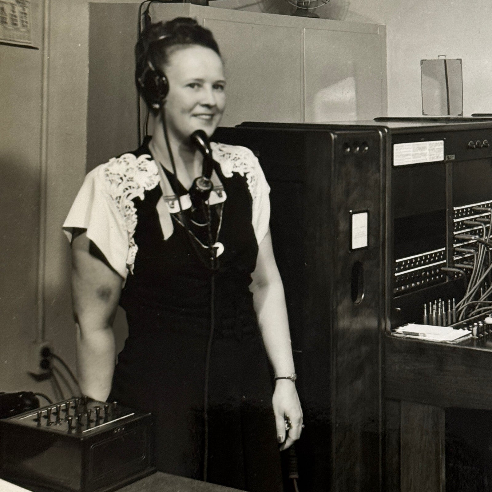 Vintage Photo Photograph Office Workers Telephone Switchboard Machine Simpsons