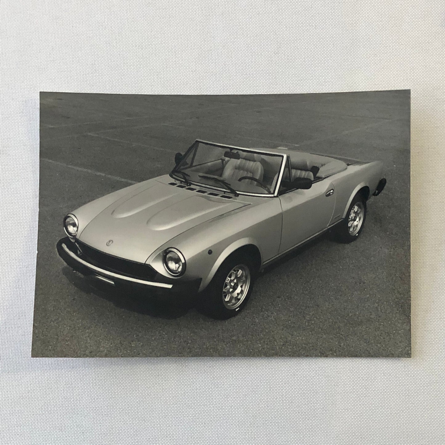 1983 Pininfarina Design Press Kit with Photos Alfa Romeo Spider Fiat Spider +