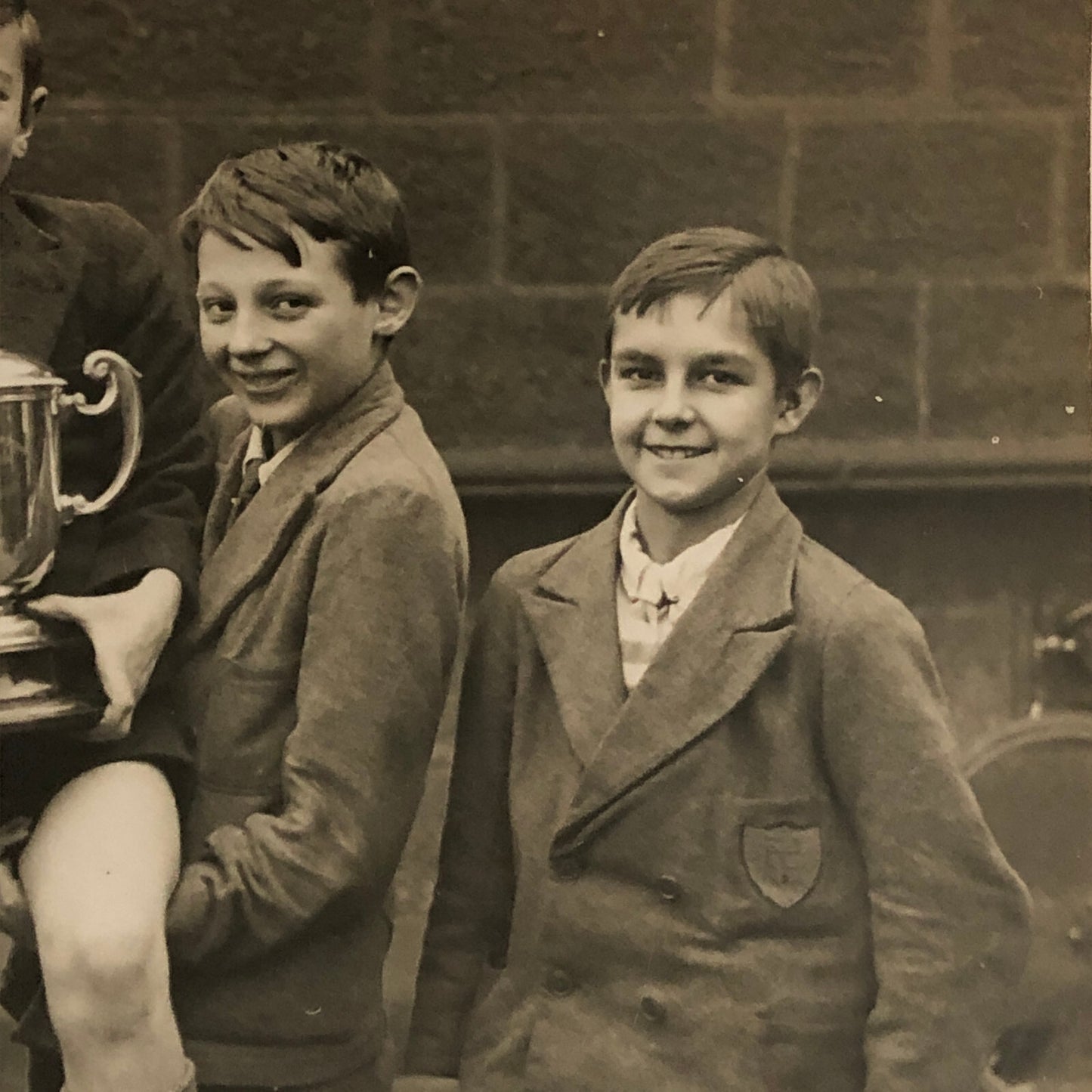 Press Photo Photograph Leeds Boys Win Cricket Tournament Trophy 1933