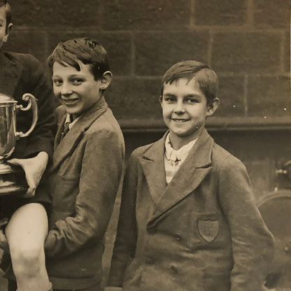 Press Photo Photograph Leeds Boys Win Cricket Tournament Trophy 1933