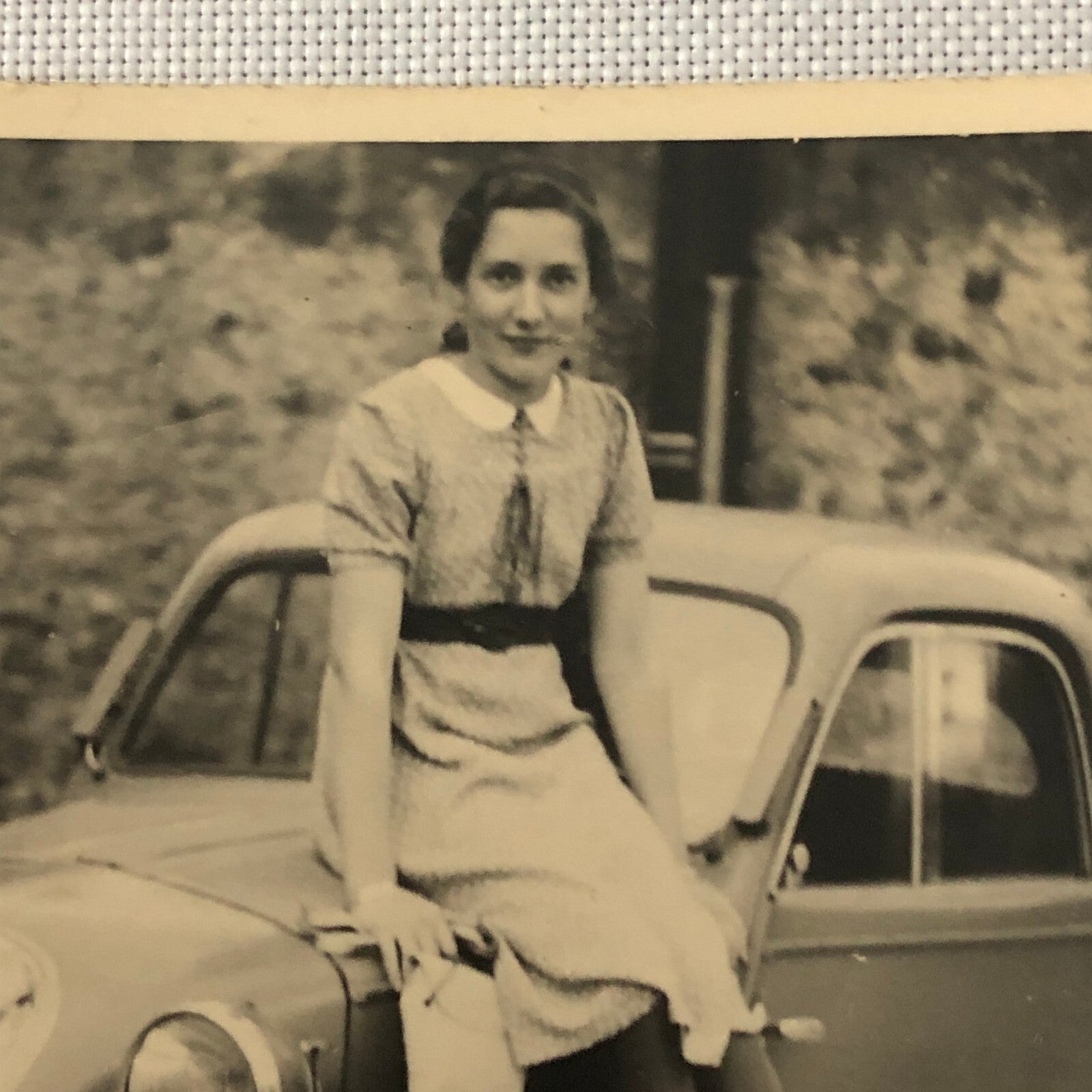 Vintage Photo Photograph Woman with Classic Car Tag AL22SM2