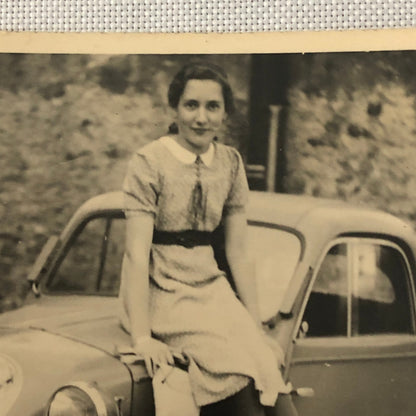 Vintage Photo Photograph Woman with Classic Car Tag AL22SM2