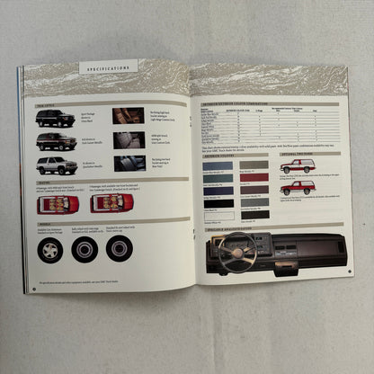 1993 GMC Truck Sales Brochure Catalog Jimmy Yukon Suburban