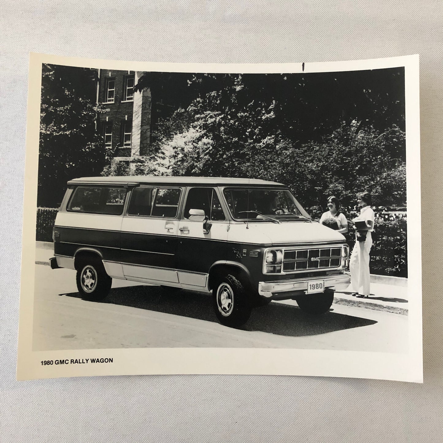 1980 GMC Rally Wagon Van Truck Press Photo Photograph Print