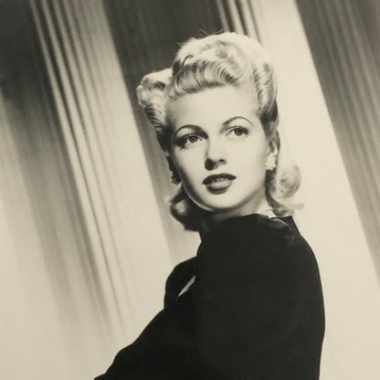 Actress Photo Photograph Vintage Image Modern Print Beautiful Lana Turner ?