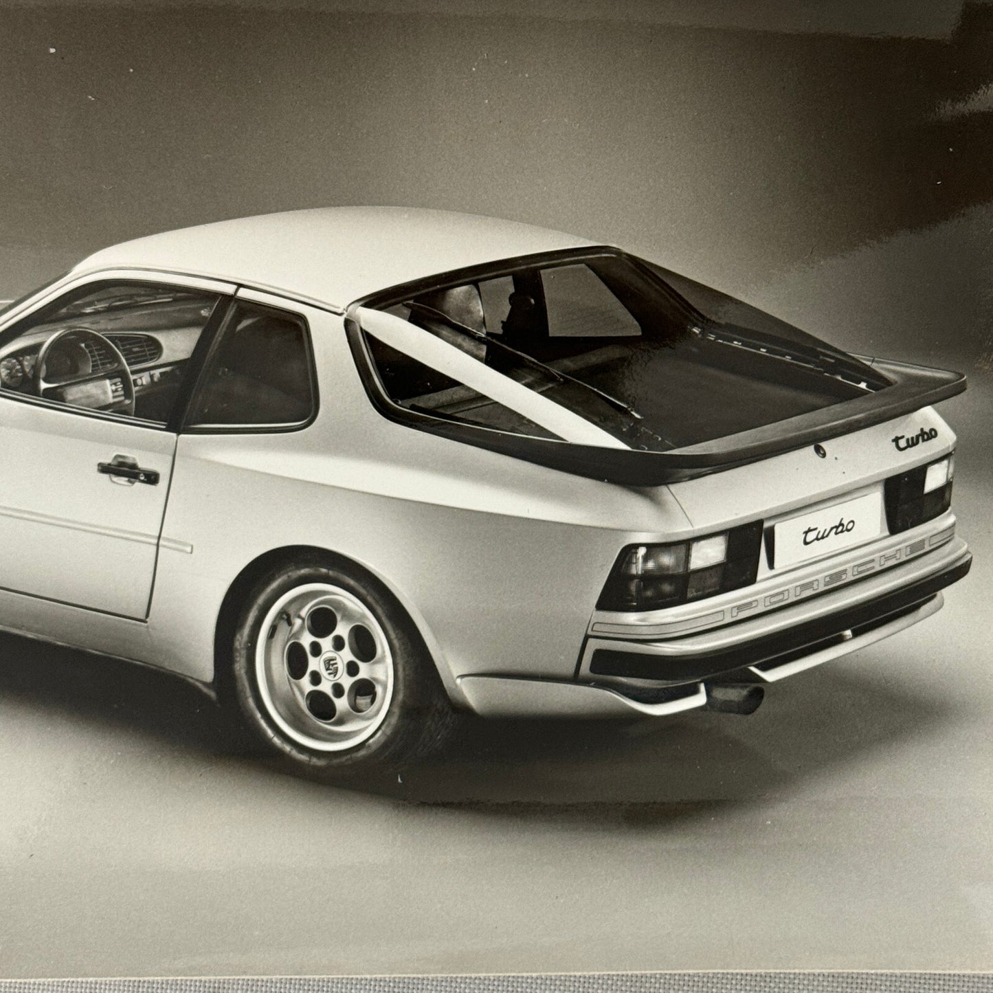 Porsche 944 Turbo Car Factory Press Photo Photograph Werkfoto German