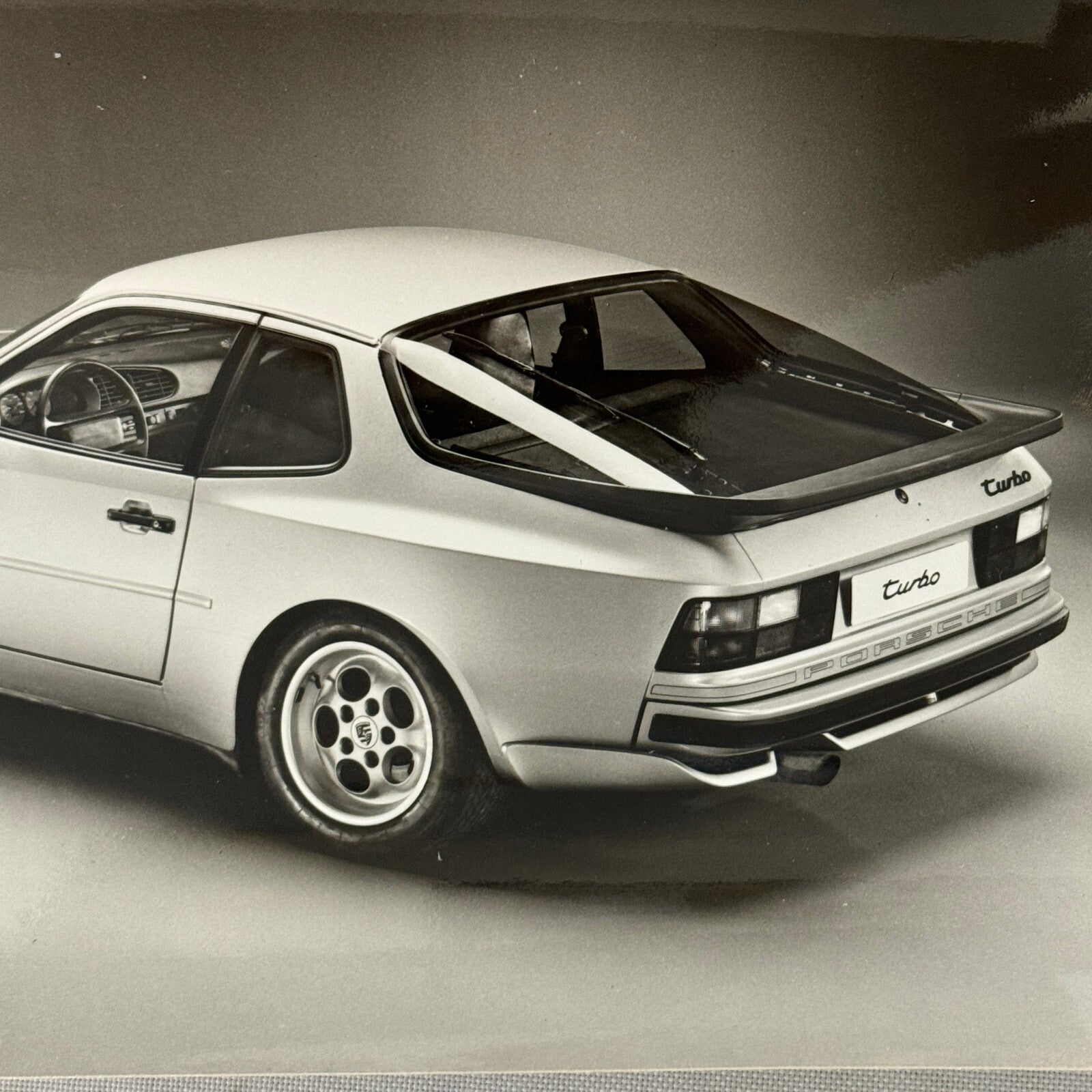 Porsche 944 Turbo Car Factory Press Photo Photograph Werkfoto German