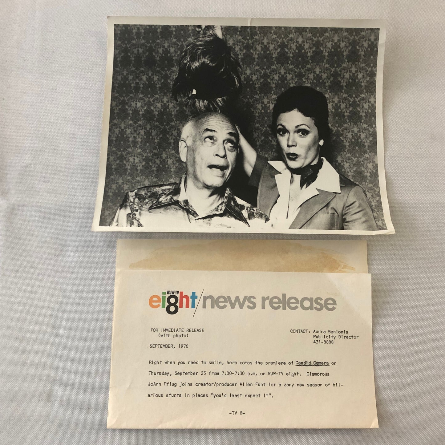 1976 Candid Camera Allen Funt JoAnn Pflug Television TV Press Photo Photograph