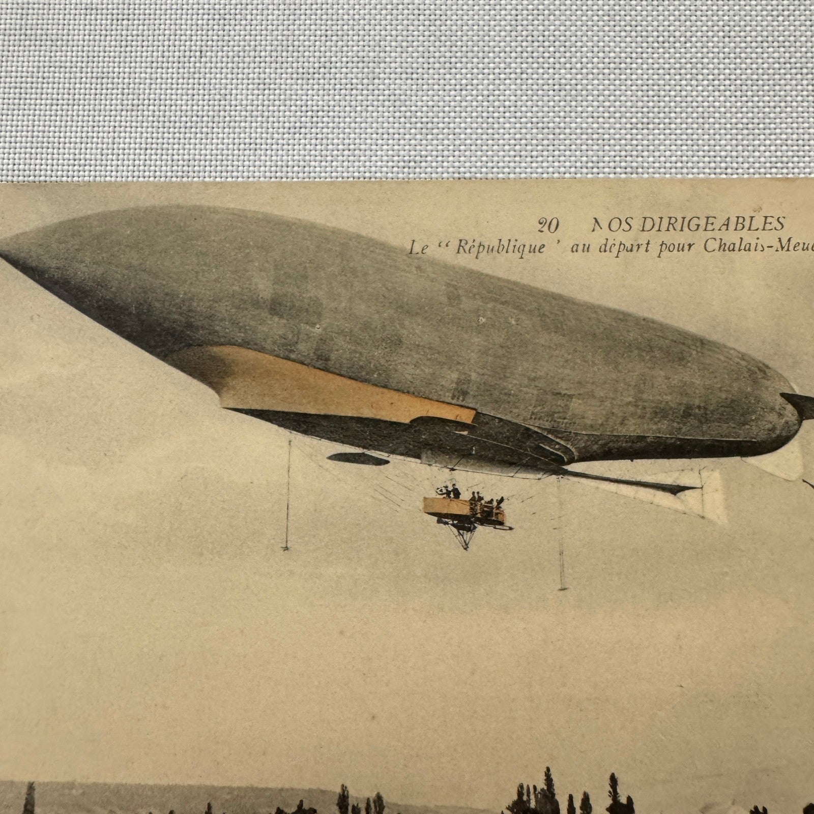 Vintage Zeppelin Airship Dirigible Postcard Post Card French Le Republique