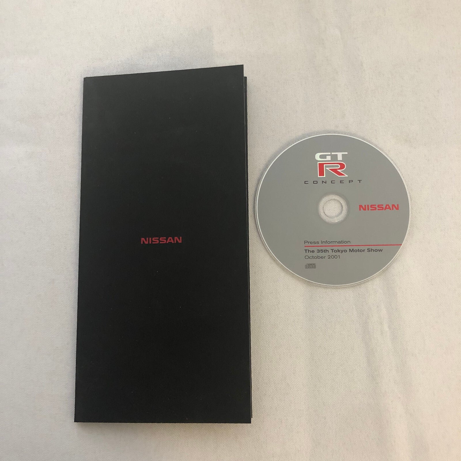 Nissan GTR Concept Car Prototype Tokyo Motor Show 2001 Sales Brochure CD GT-R