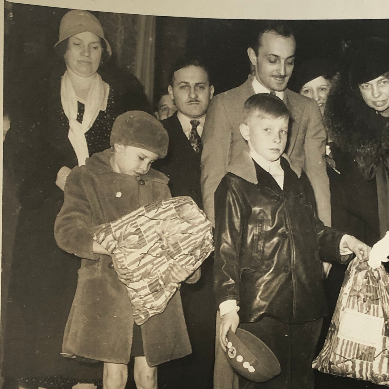 Press Photo Photograph Eleanore Roosevelt and Family Celebrate Christmas Santa