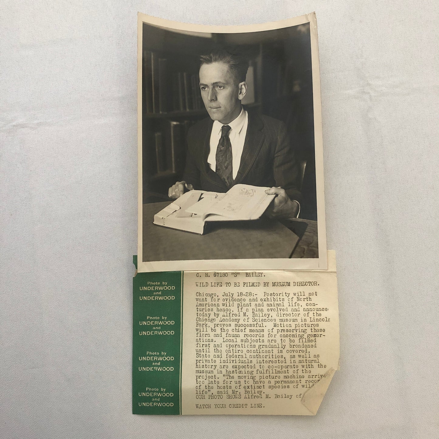 Press Photograph Photo Chicago Academy of Sciences Museum Director Film