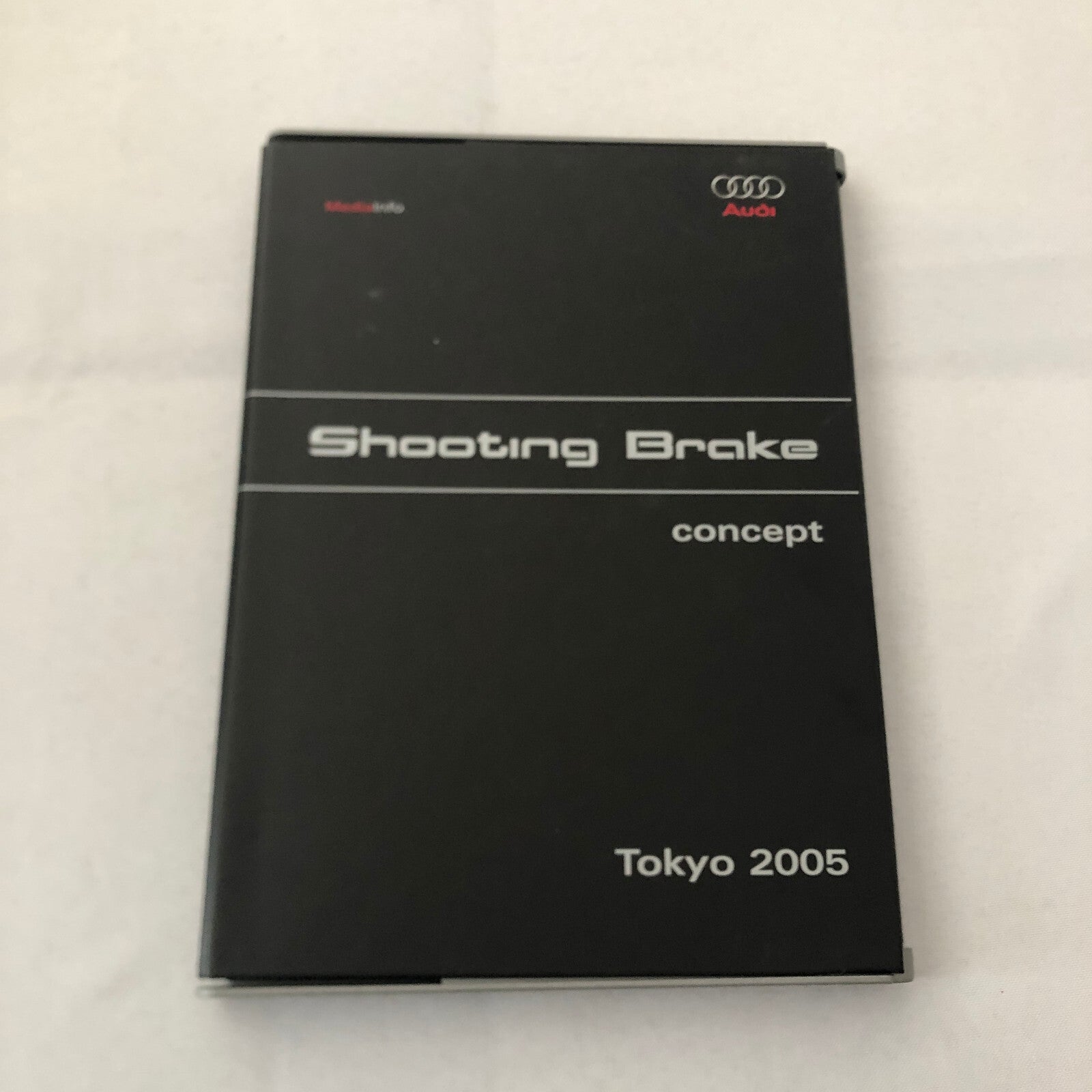 Audi Shooting Brake Concept Car Prototype 2005 Tokyo Auto Show Press Kit GERMAN