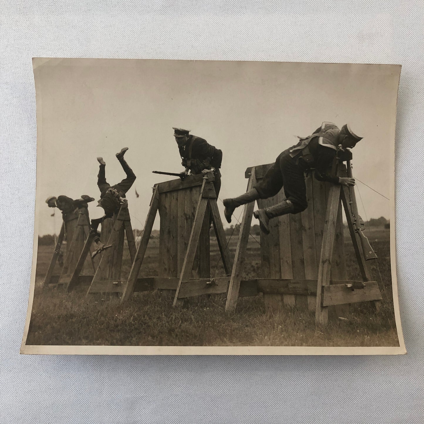 Press Photo Photograph Obstacle Course Race Participants Military 1933 London