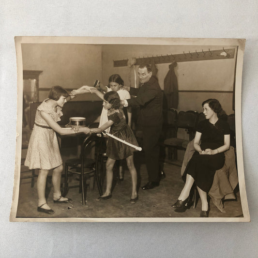 Vintage Press Photo Photograph 1934 Play Rehearsal The Fletcher Family London