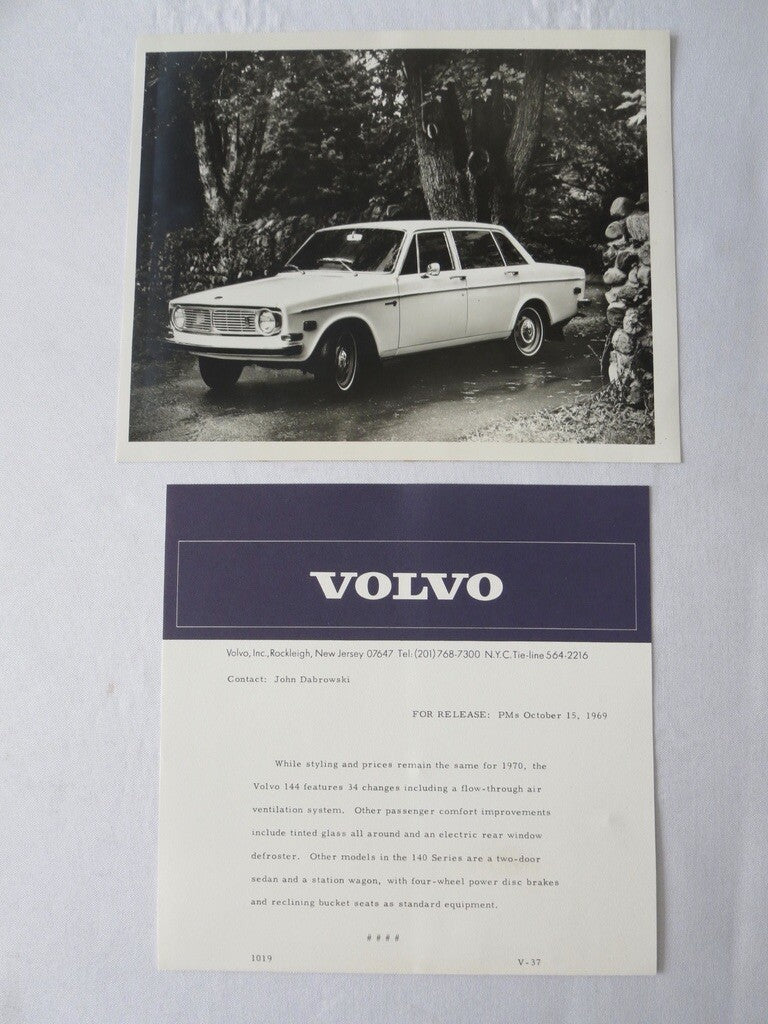 1970 Volvo Press Kit Brochure with Photos 144 145 Station Wagon 164